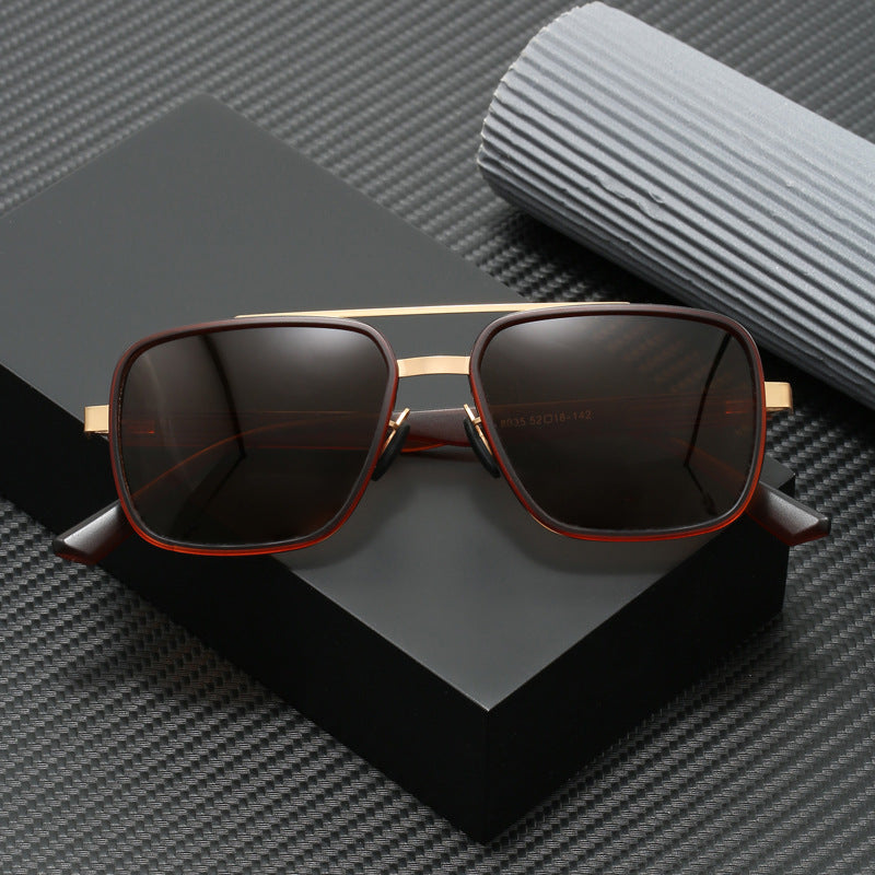 Dame elegant firkantet solbrille med høykvalitets metallramme Skanto