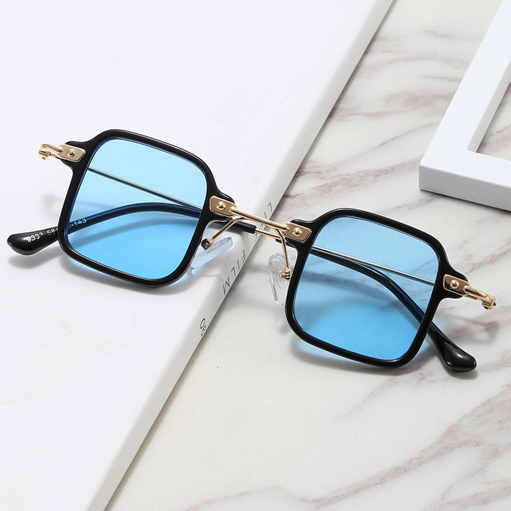 Dame geometrisk solbrille med stilfull metallramme Skanto