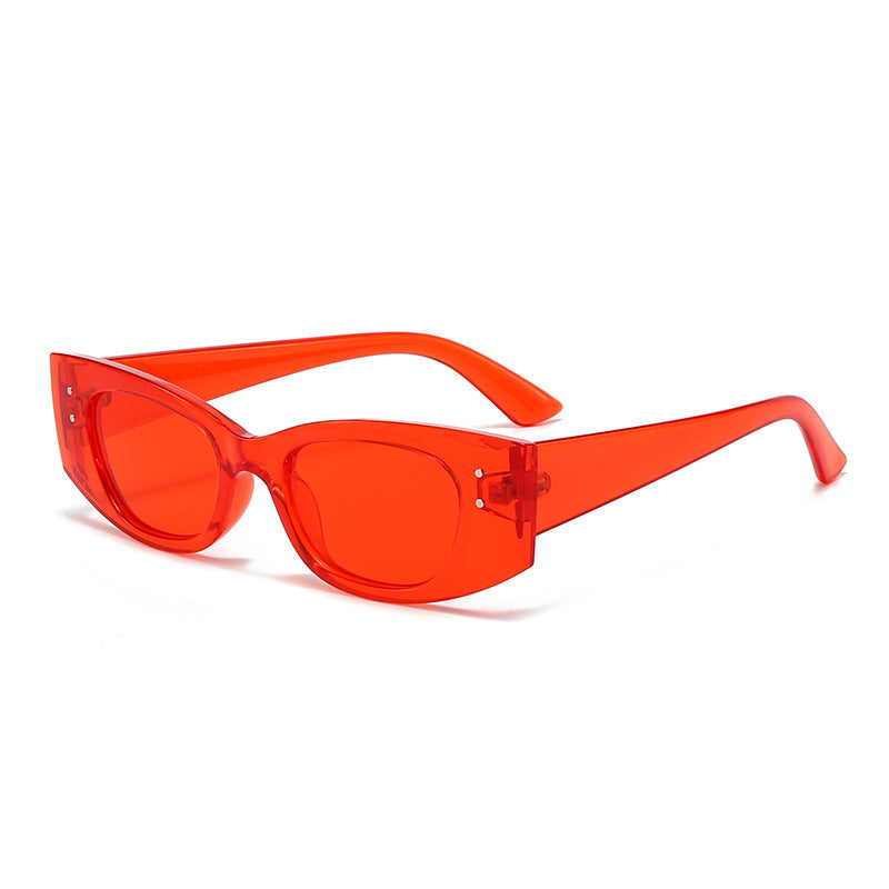 Dame moteriktig solbrille med eksepsjonelt design Skanto