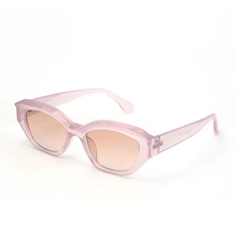 Dame Designer-solbrille med markant polygonal ramme og UV-beskyttelse Skanto