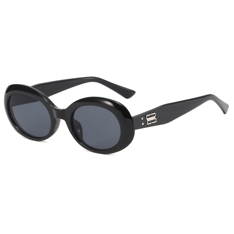 Dame retro-inspirert solbrille med bred ramme Skanto