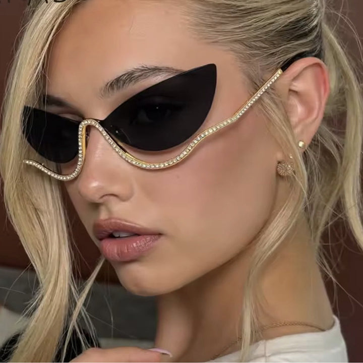 Women's extravagant shaped Cat-Eye sunglasses with sparkling applications Skanto