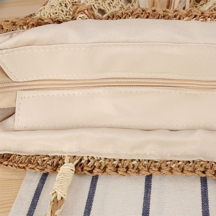 Handbag Made of Hand-Woven Natural Material with Appealing Fringe Detail Skanto