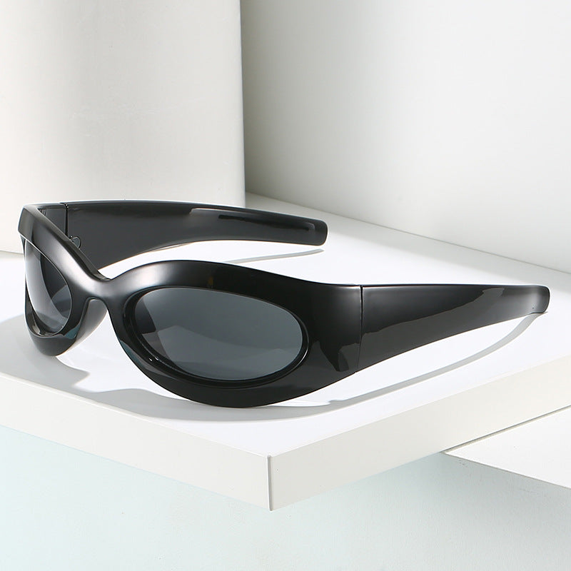 Dame trendy sportsbriller med aerodynamisk design Skanto