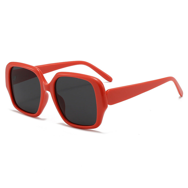 Dame moterisk kvadratisk solbrille med bred ramme Skanto