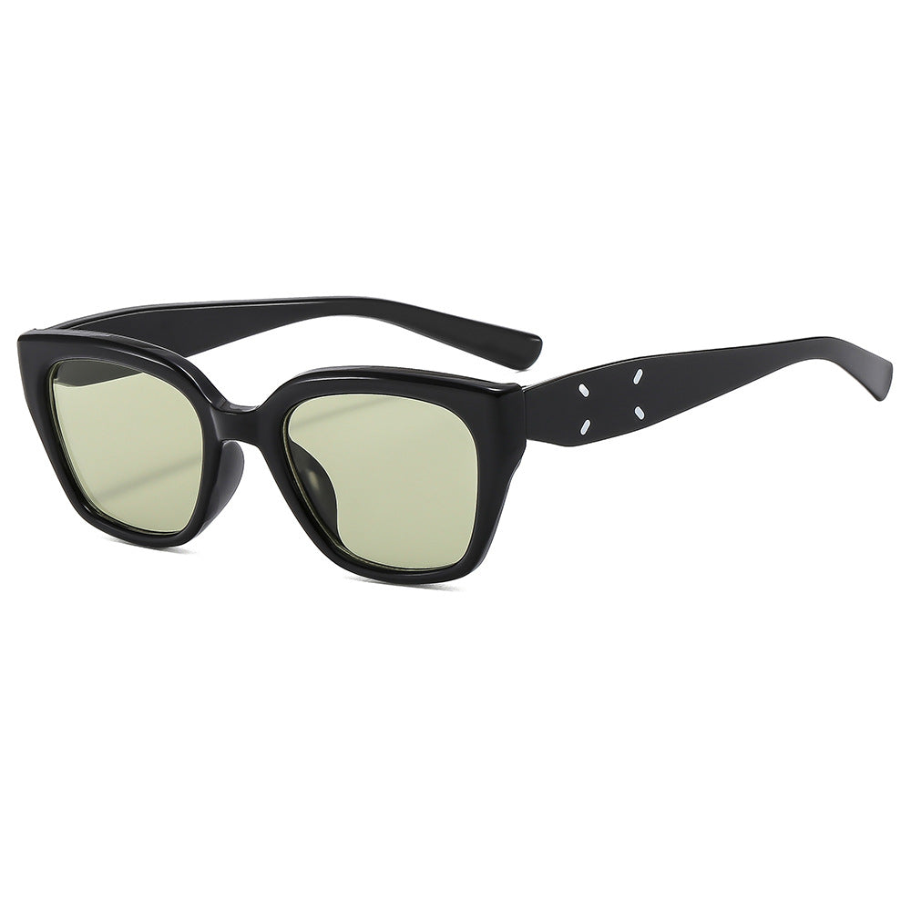 Women's unique sunglasses with eye-catching shaped frame Skanto