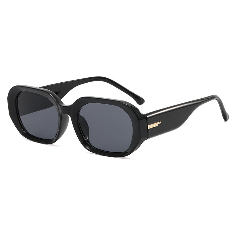 Dame moteriktig geometrisk solbrille med robust design Skanto