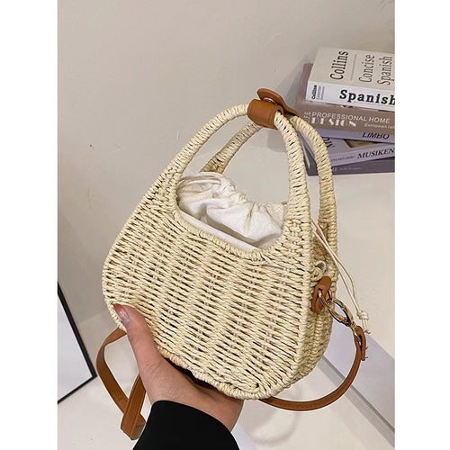 Modern Rattan Bag with Elegant Leather Detail Skanto