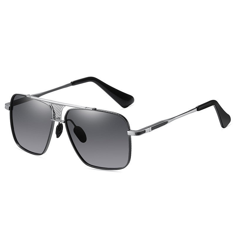 Dame Kvadratisk Solbrille med stilfull metallramme og høykvalitets UV-beskyttelse Skanto