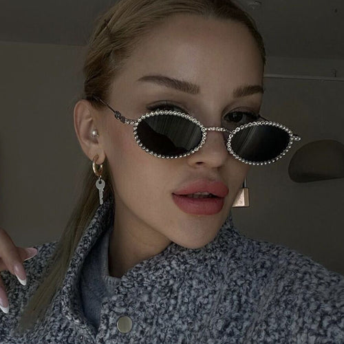 Women's eccentric sunglasses with original frame and modern lenses Skanto