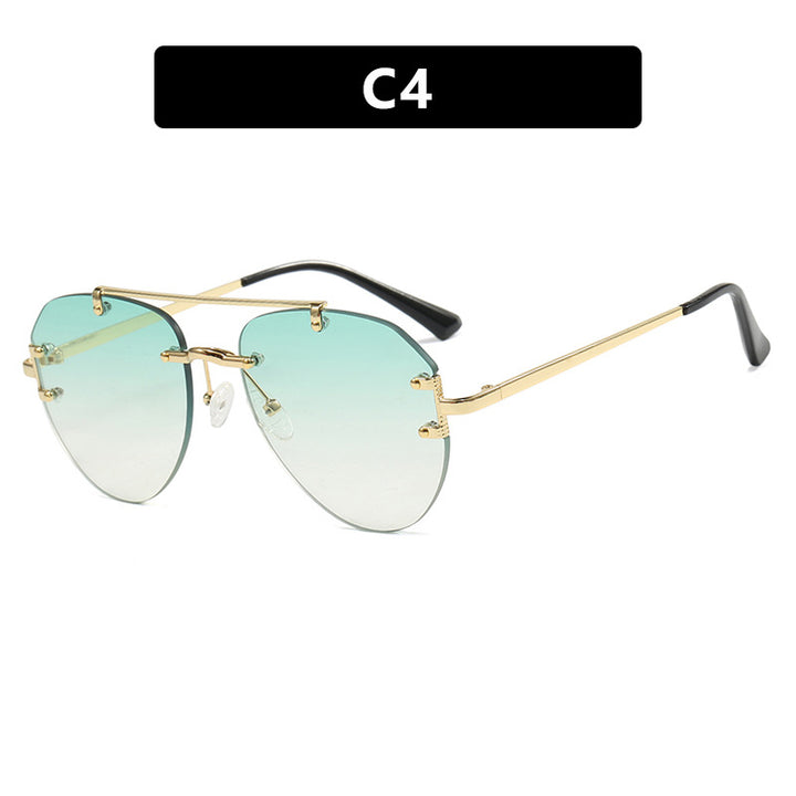 Women's modern pilot sunglasses with gradient lenses and thin metal frame Skanto