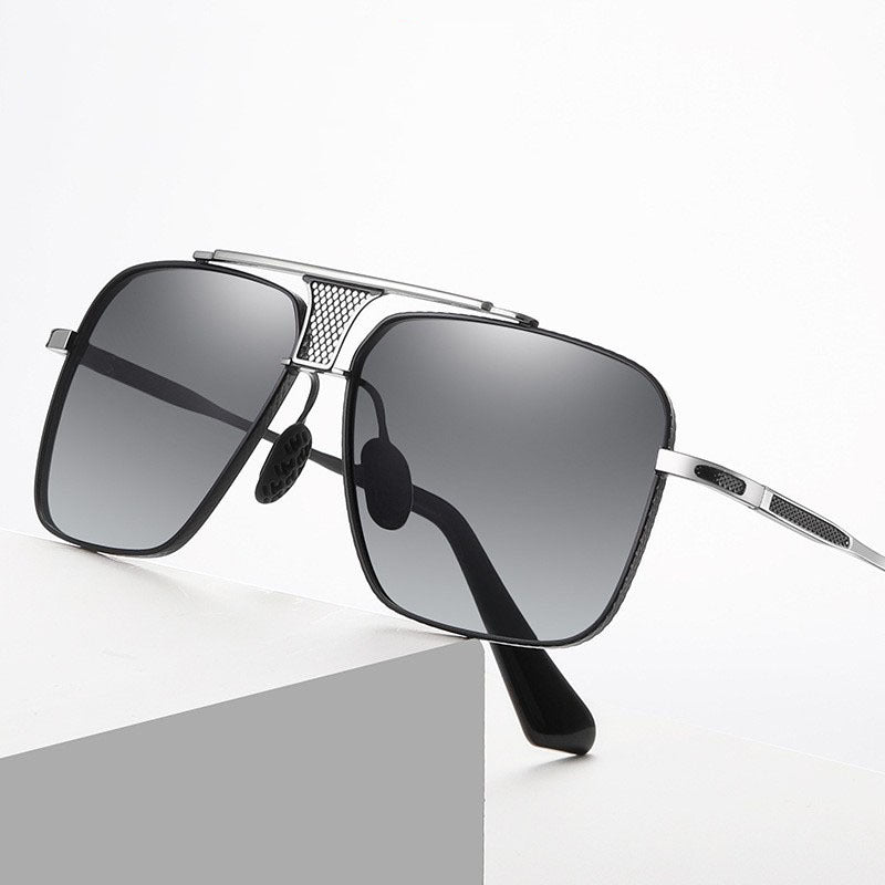 Dame Kvadratisk Solbrille med stilfull metallramme og høykvalitets UV-beskyttelse Skanto
