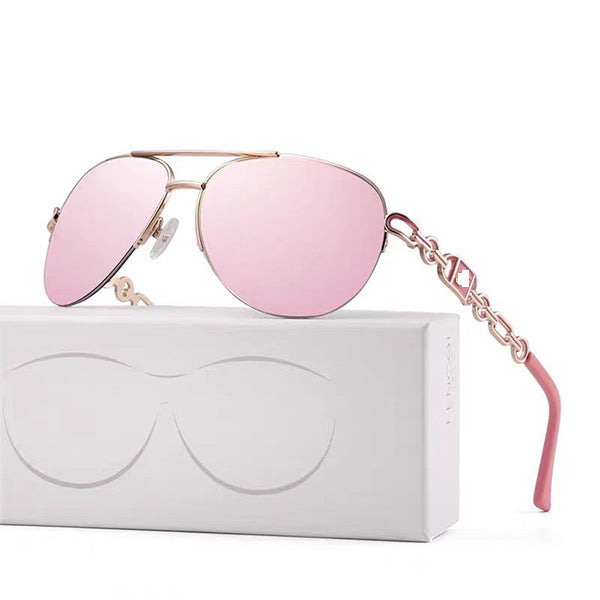 Dame aviator solbrille med moteriktig kjededetalj Skanto