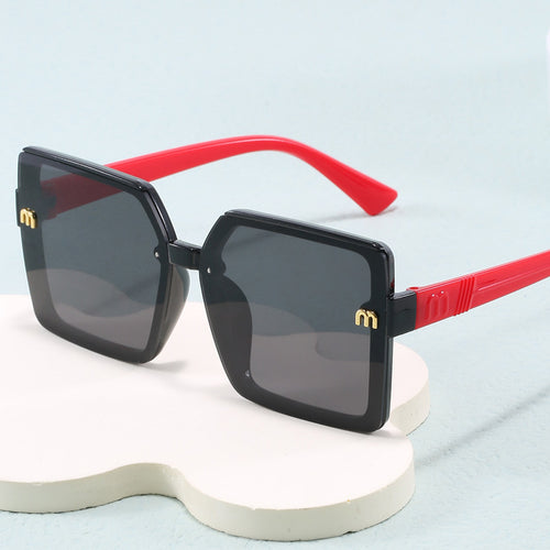 Dame moteriktig kvadratisk solbrille med speilende gradient Skanto