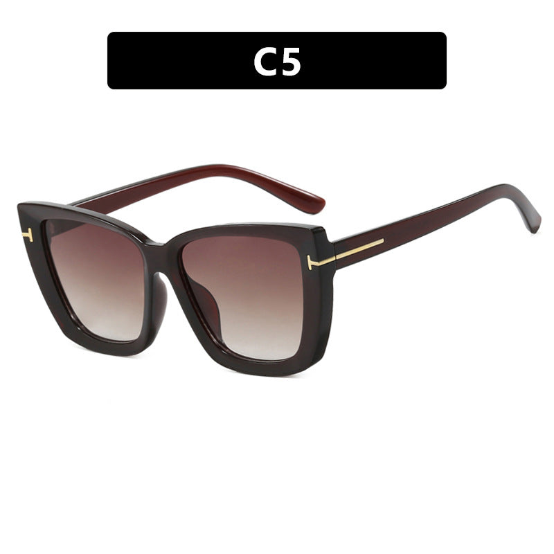 Women's large sunglasses in modern design with trendy tortoise pattern Skanto