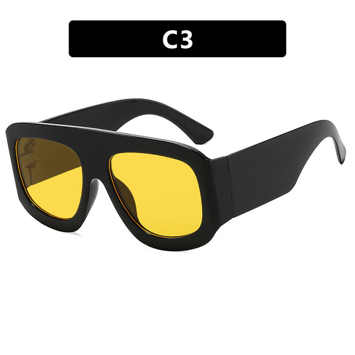 Women's fashionable oversized sunglasses with striking design Skanto