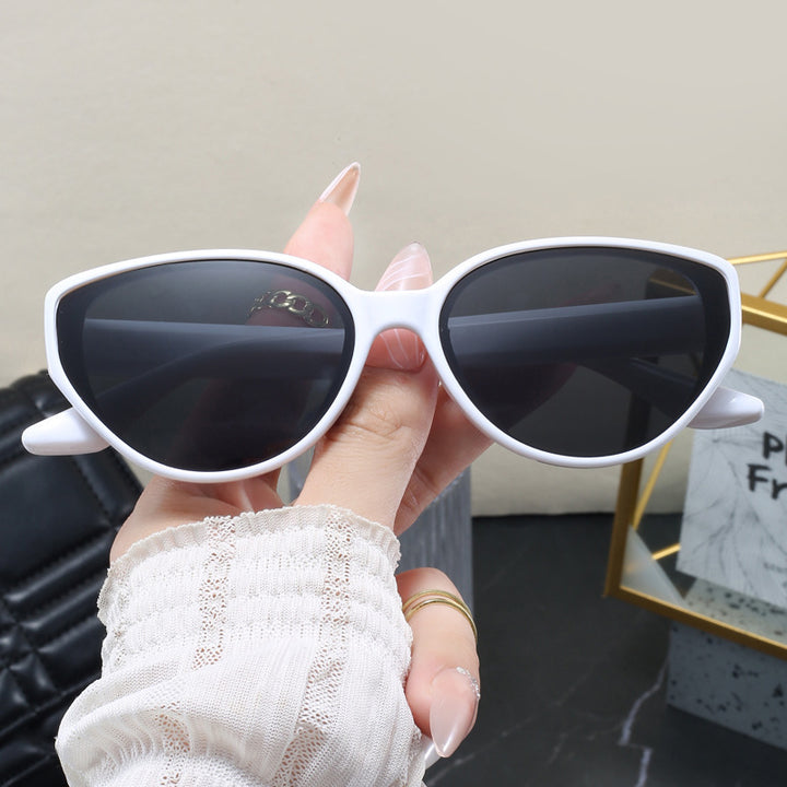Dame Cat-Eye solbriller med moderne design Skanto