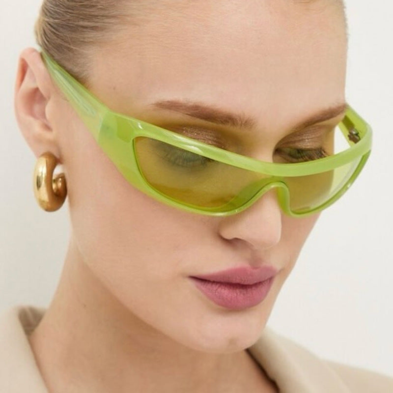 Women's Sport Sunglasses with Ergonomic Design and Protective Lenses Skanto