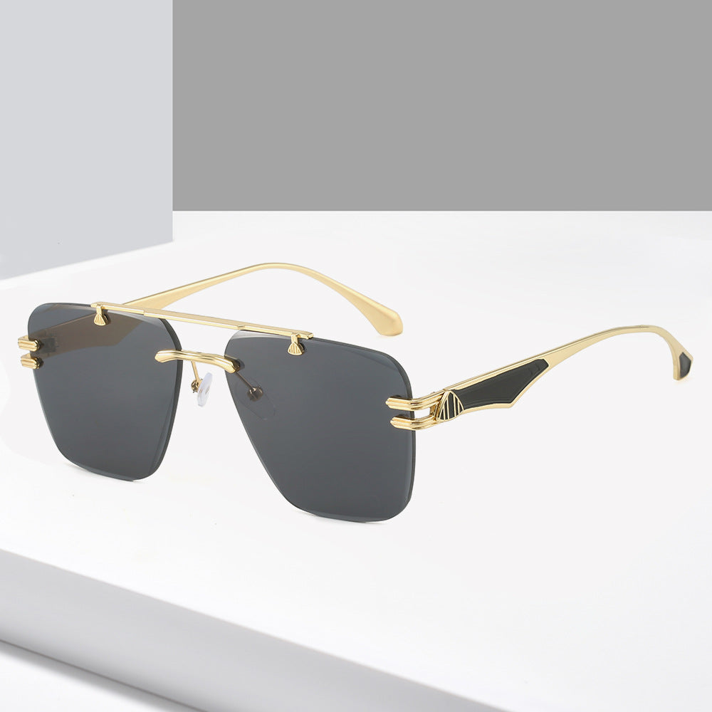 Dame Designer-solbrille i ekstravagant ramme Skanto