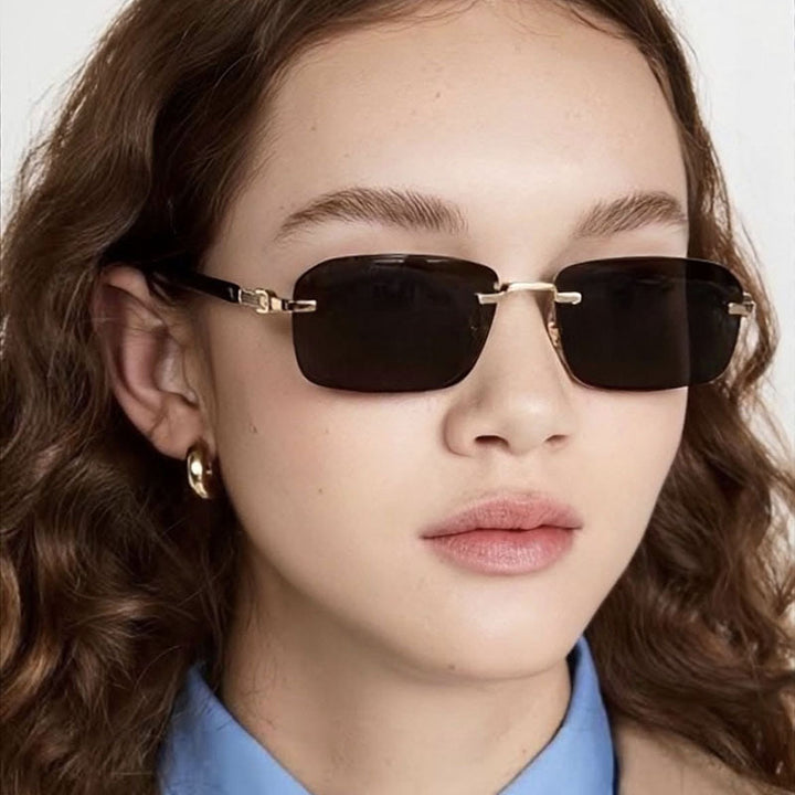 Women's sunglasses with elegant metal frame and stylish wood details Skanto