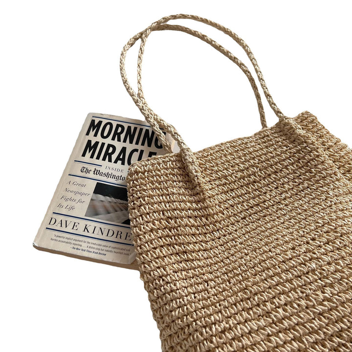 Elegant Woven Bag with Spacious Interior Skanto