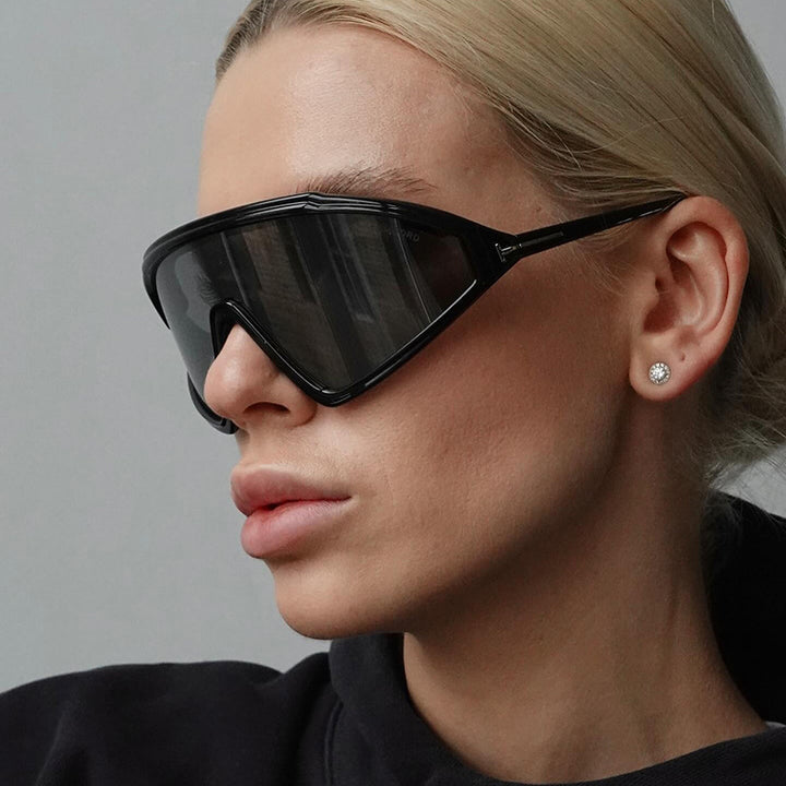 Women's Sport Sunglasses with Aerodynamic Design and UV Protection Skanto