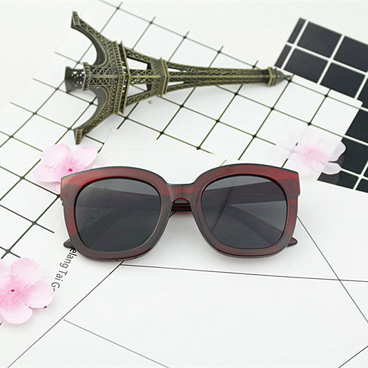 Dame Oversized-solbriller med moderne design og UV-beskyttelse Skanto