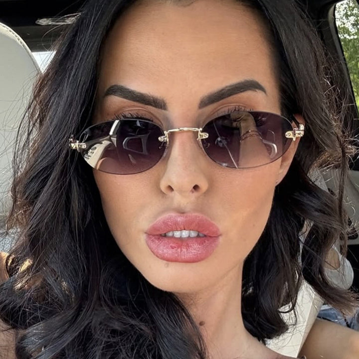 Women's Fashionable Sunglasses with Oval Frame and Elegant Accents Skanto