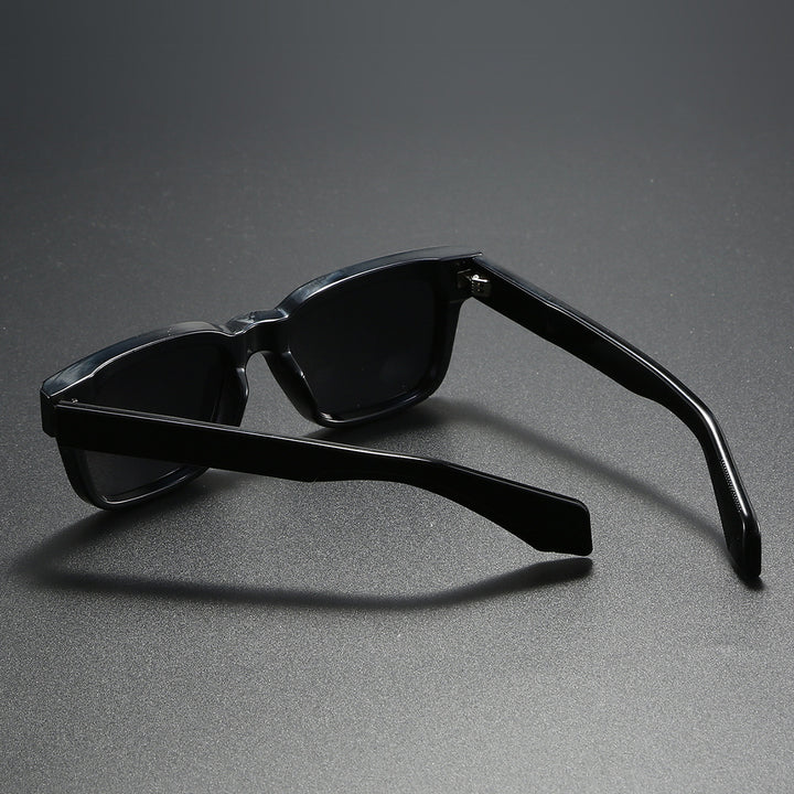 Dame kvadratisk solbrille med markant skilpaddemønster Skanto