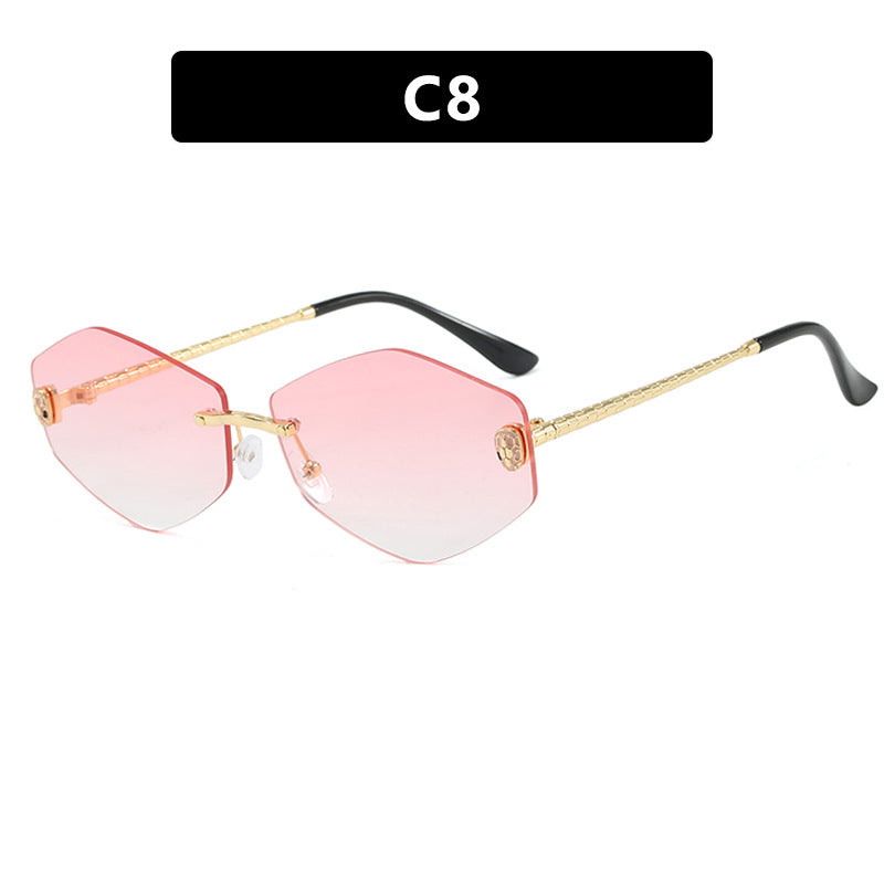 Women's geometric sunglasses in modern design with elegant metal frame Skanto