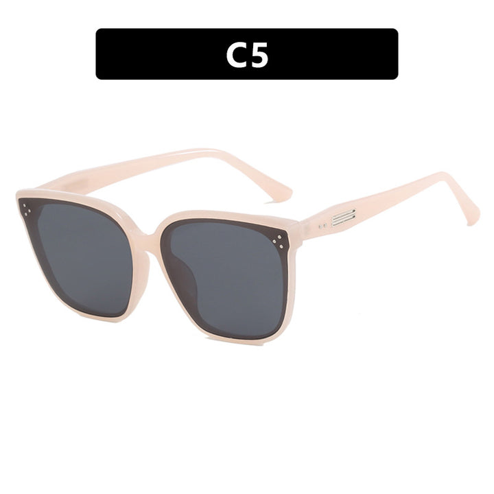 Women's modern oversized sunglasses with elegant, wide frame Skanto