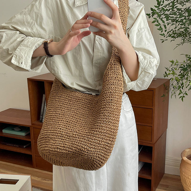 Light Hobo Bag Made of Sustainable Material Skanto