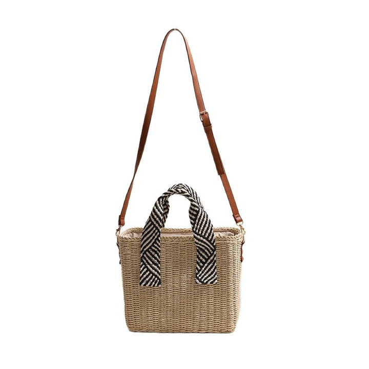 Handbag made of braided natural material with detachable shoulder strap Skanto