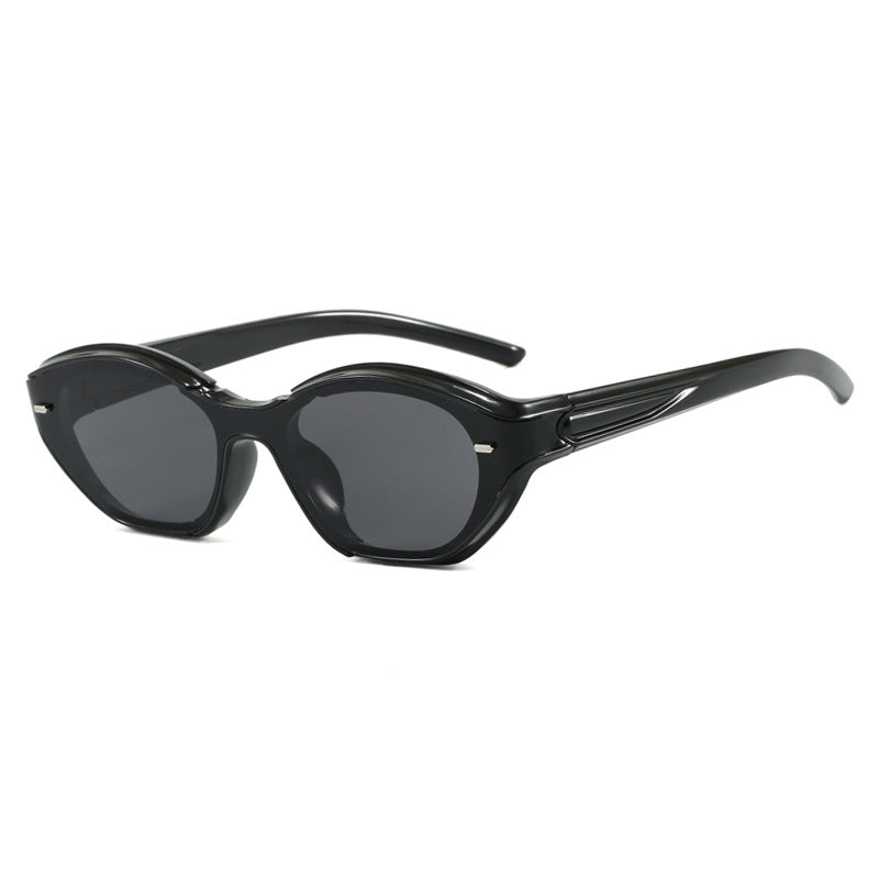 Dame moter Solbrille med moderne design og beskyttende UV-filter Skanto