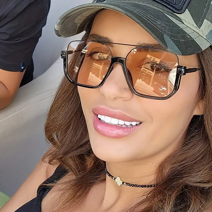 Women's square sunglasses with transparent frame and green tinted lenses Skanto