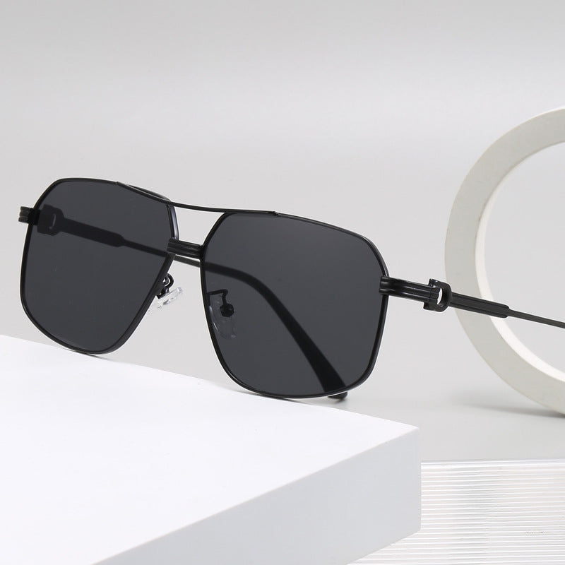 Dame stilige oversized solbriller med diamantformet ramme Skanto
