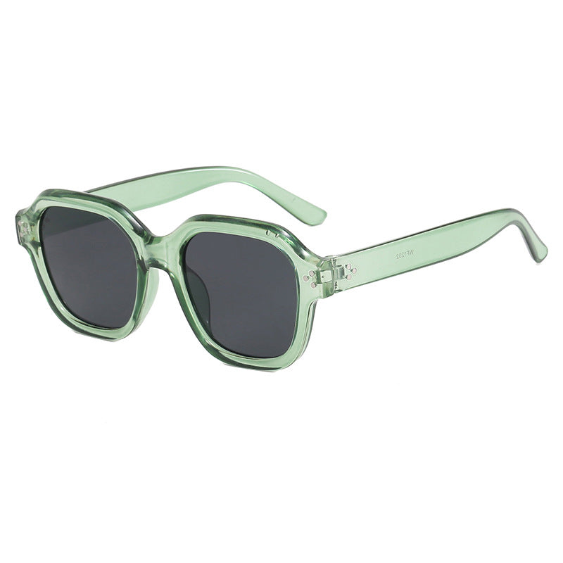 Dame moteriktig firkantet solbrille med speilende glass Skanto