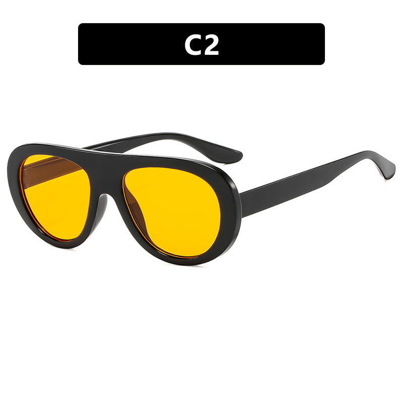 Women's fashionable oversized sunglasses with protective UV filter Skanto