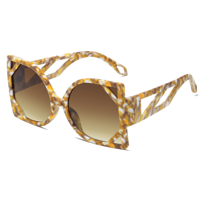 Dame geometrisk solbrille med eksklusiv design og UV-beskyttelse Skanto