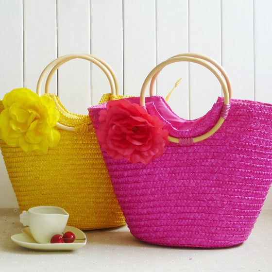 Elegant Straw Bag with Floral Accents Skanto