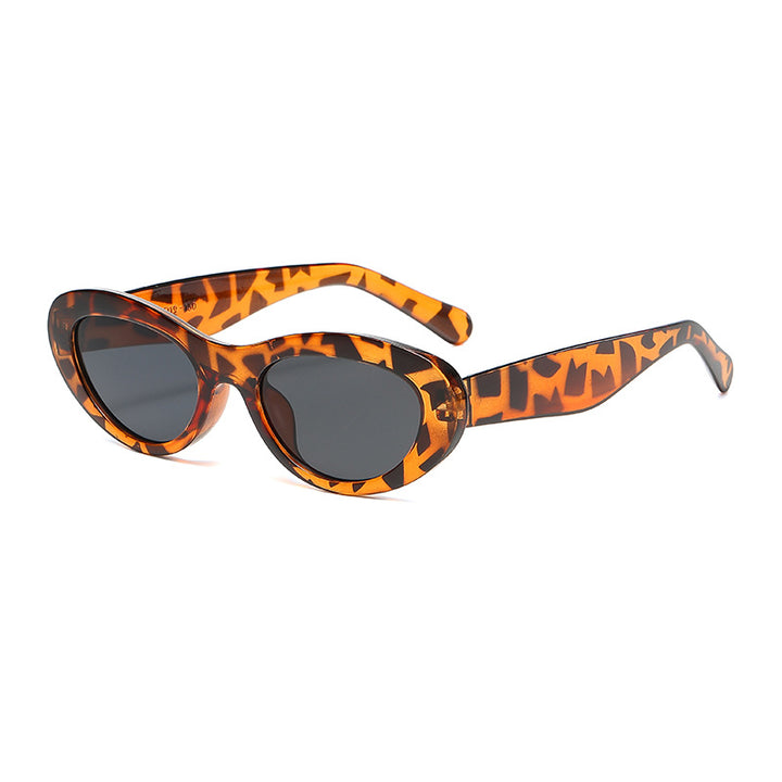 Dame moteriktig solbrille i elegant cat-eye stil Skanto