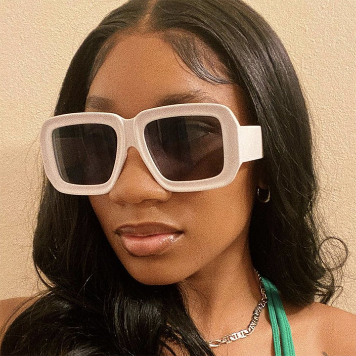 Women's fashion sunglasses with square design and stylish pattern Skanto