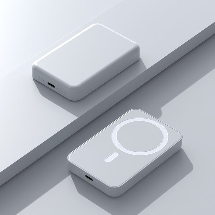 MagSafe Powerbank med multifunksjonell ladealternativ og kompakt design Skanto