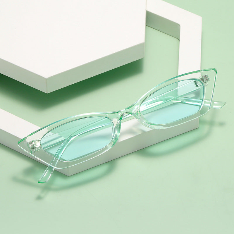 Damer moteriktig Cat-Eye solbrille med transparent ramme Skanto