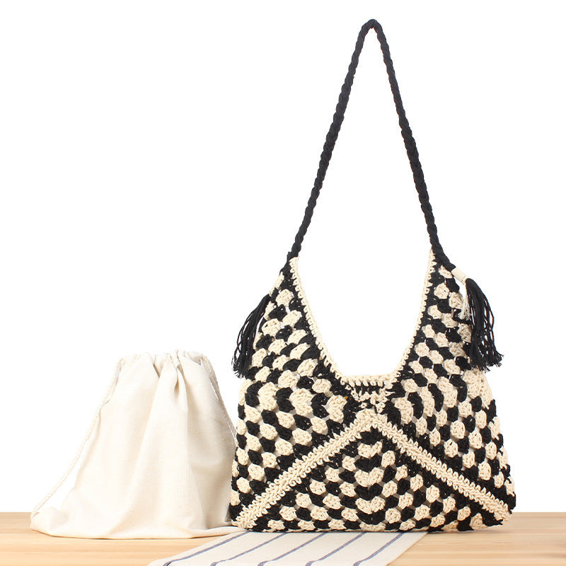 Handbag with artistic macrame design and durable inner bag Skanto