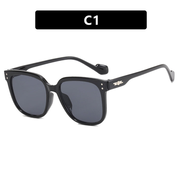 Women's square sunglasses with soft gradient and protective UV filter Skanto