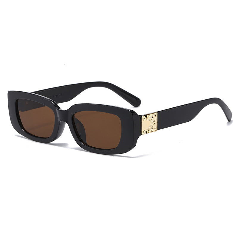 Women's cat eye sunglasses with modern accents Skanto
