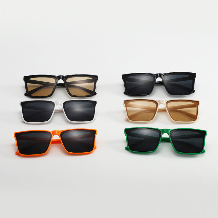 Dame moteriktig solbrille laget av robust, UV-beskyttet plast Skanto