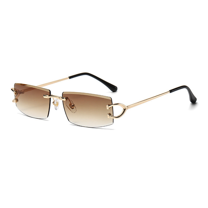 Dame Elegant Minimalistisk Solbrille med unike Metalldetaljer Skanto