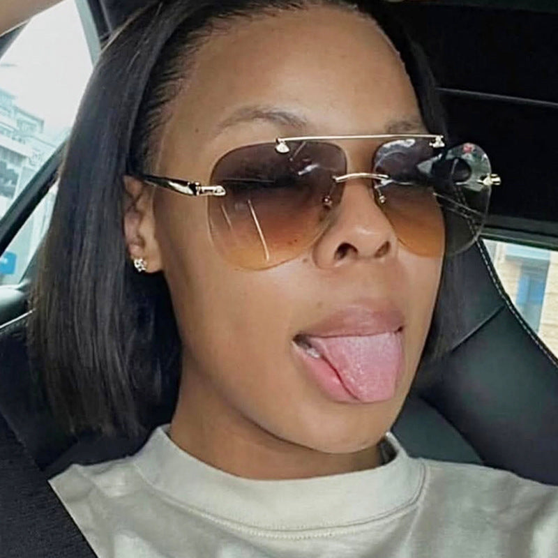 Women's elegant pilot sunglasses with UV protection and reflective lenses Skanto